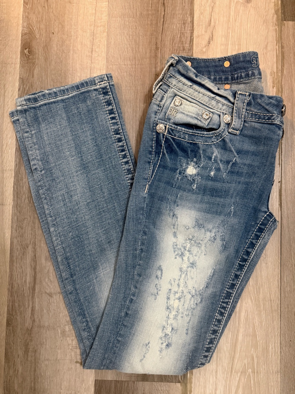 Light Wash Distressed Women's Jeans Miss Me straight leg
